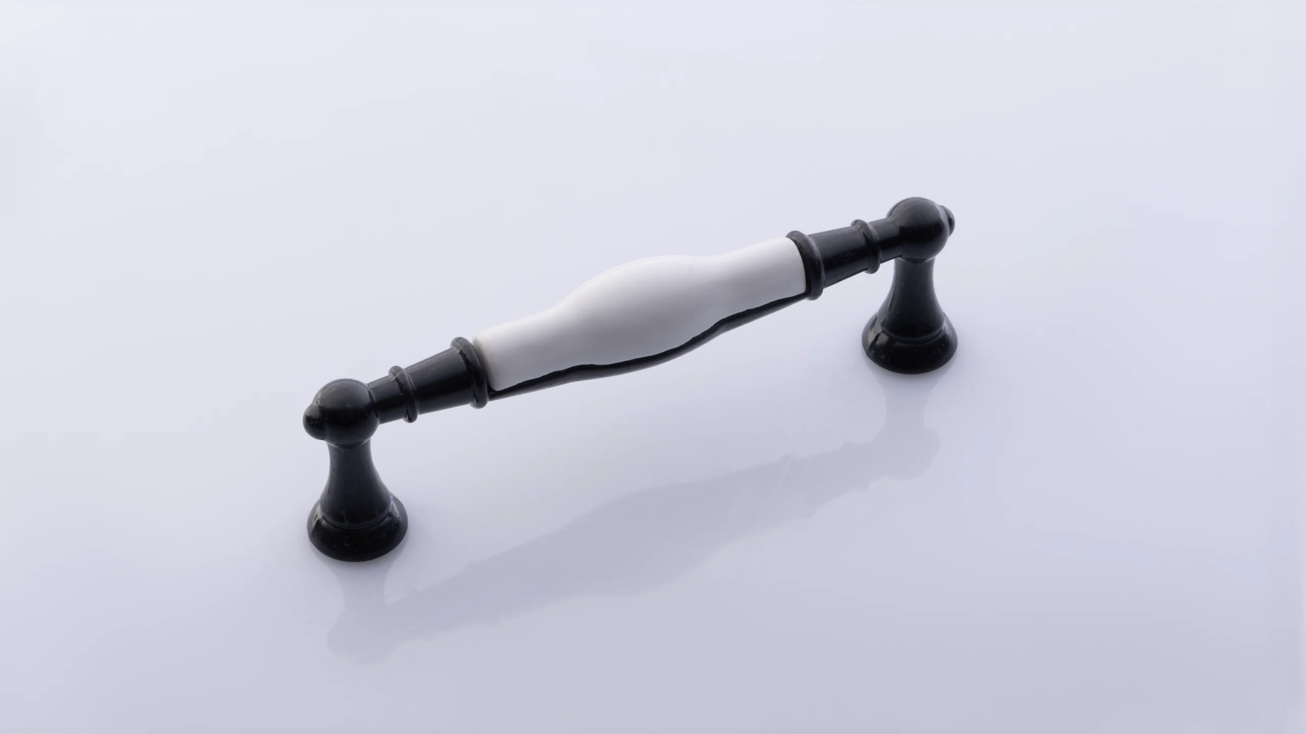 کلاسیک مشکی 0100