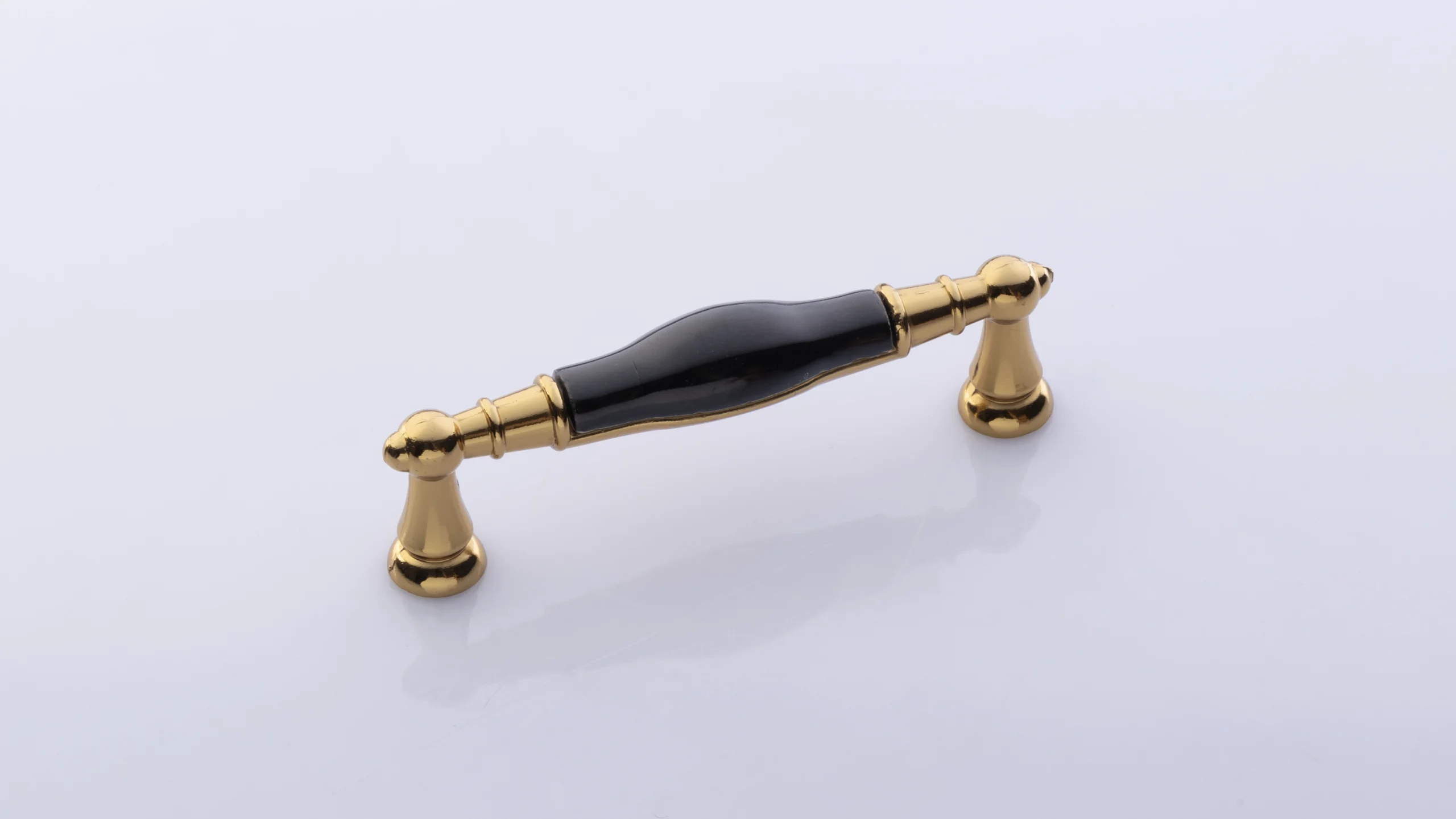 کلاسیک طلایی 0700