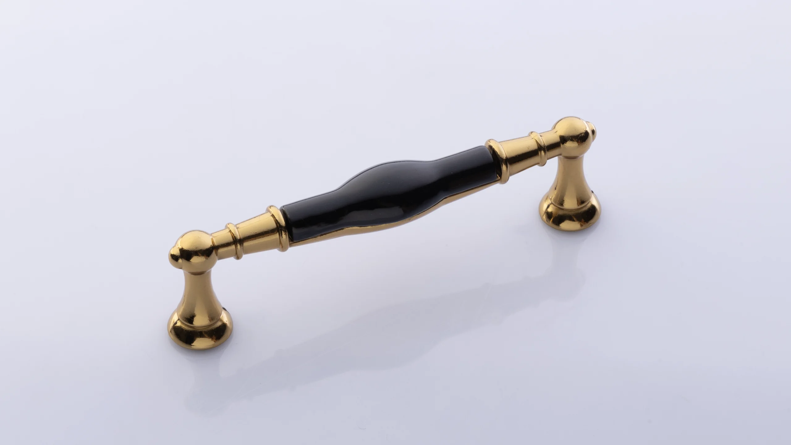 کلاسیک طلایی 0700