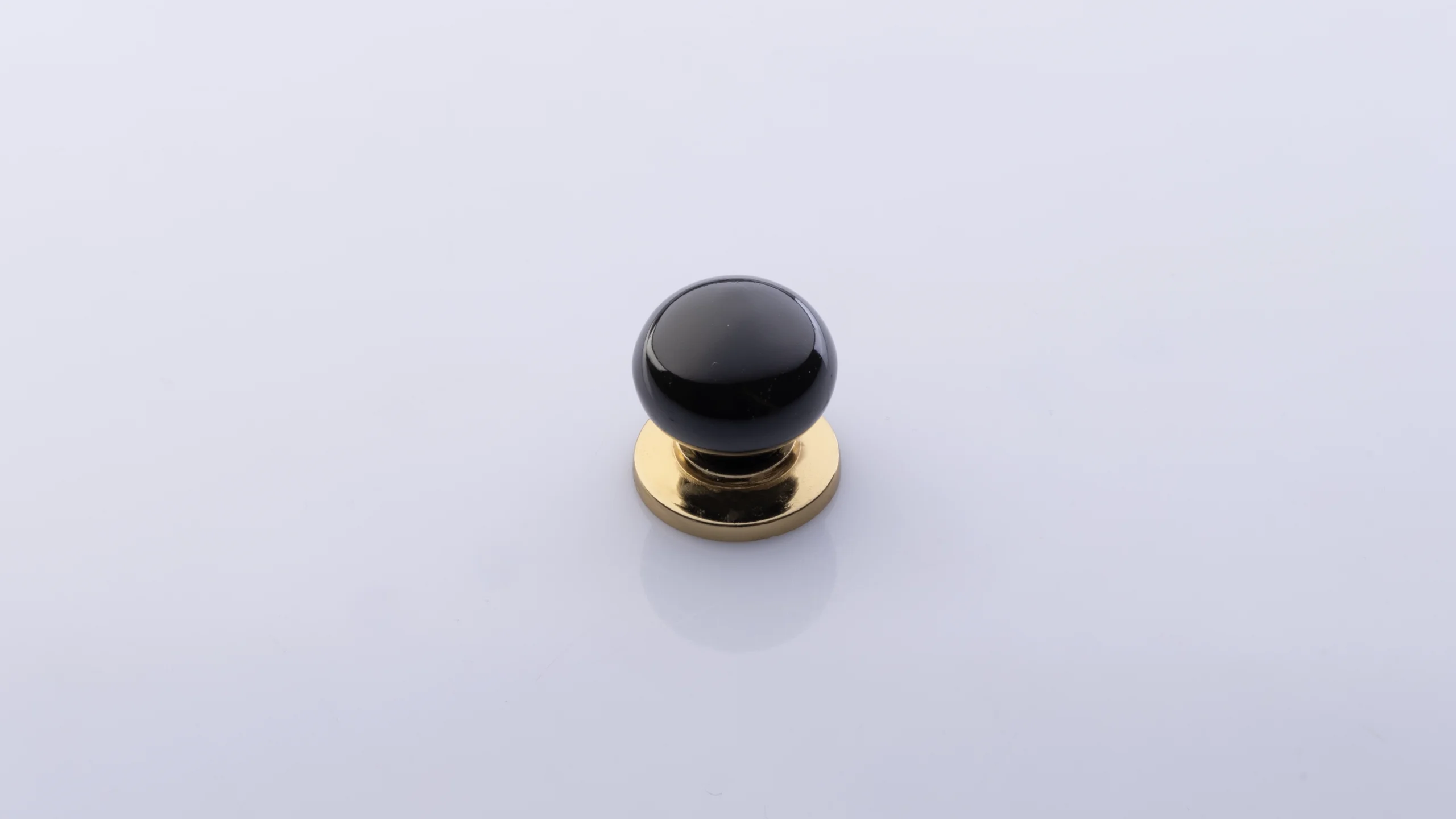 کلاسیک طلایی 0700