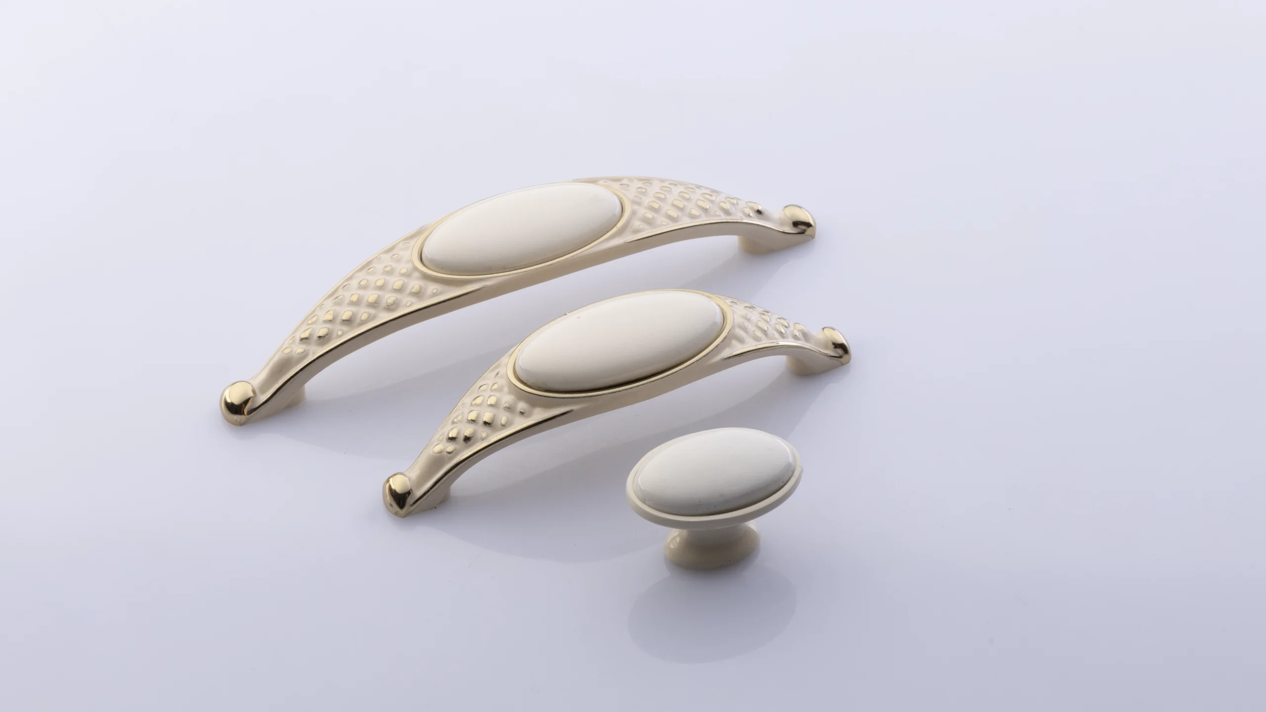 کارینو کرم طلایی 0200