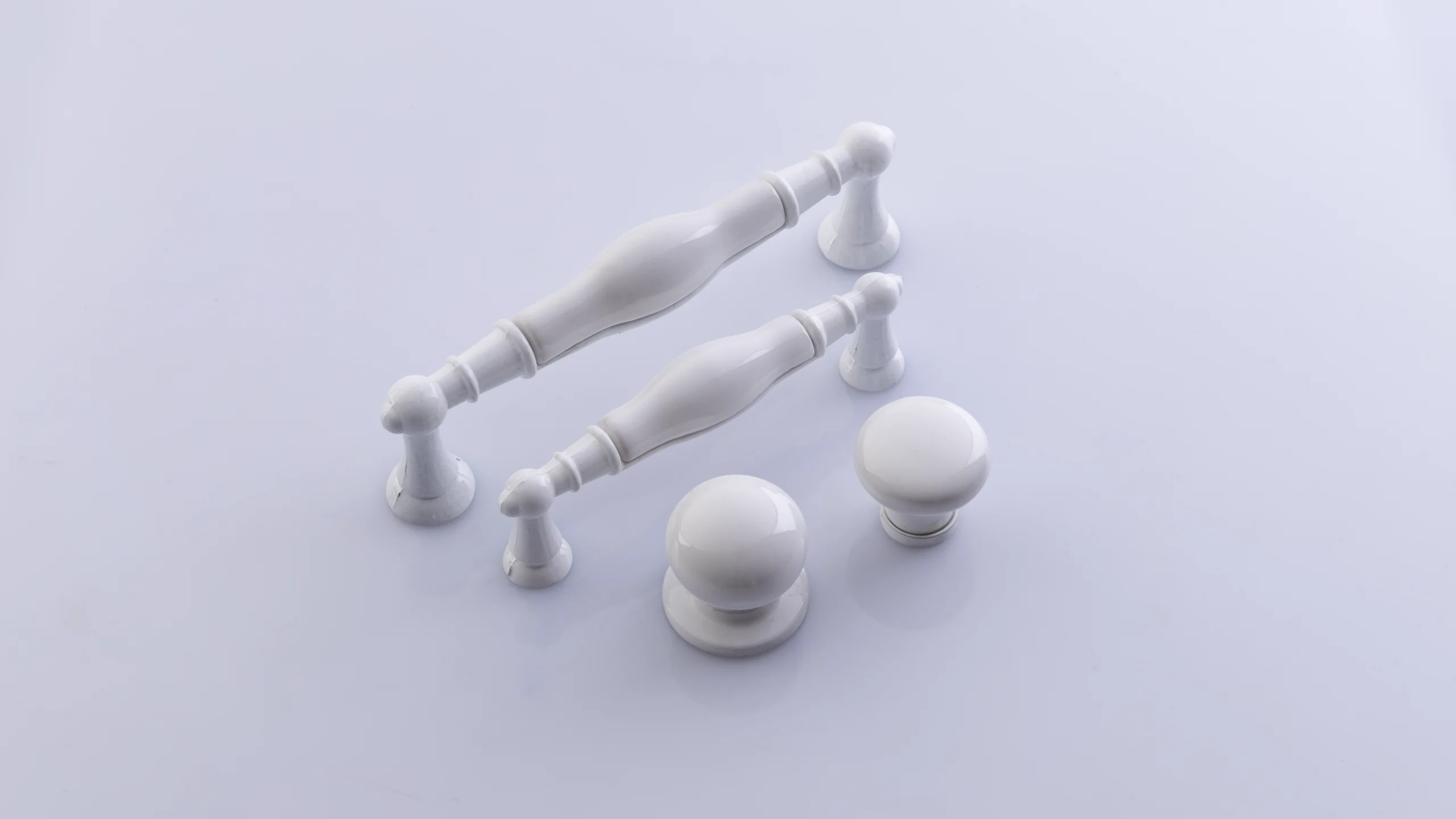 کلاسیک سفید 0100